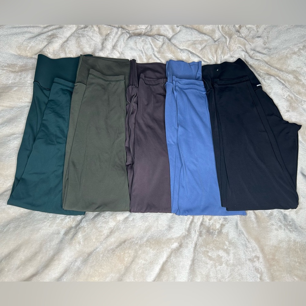 Five Aerie leggings.